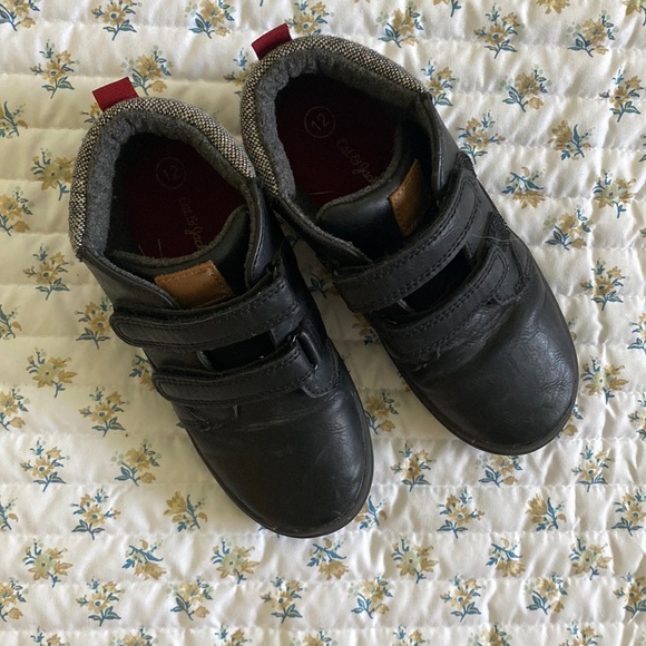 Cat & Jack sneakers - Picture 2 of 5